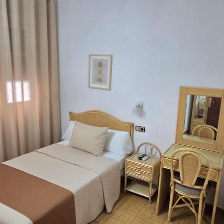 Hostal Prada Madrid Exterior photo